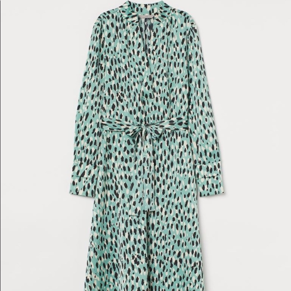 H&M Satin knee length dress with belt - Picture 3 of 3